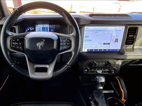 Used 2024 Ford Bronco Badlands image 8