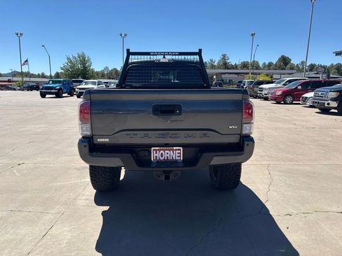 Used 2020 Toyota Tacoma TRD Off-Road w/ Technology Package AWD/4WD image 8