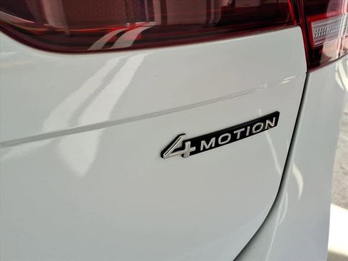 Used 2022 Volkswagen Tiguan SEL R-Line image 18