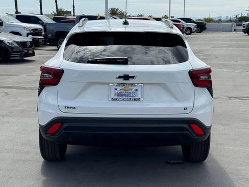 New 2026 Chevrolet Trax LT w/ Driver Confidence Package FWD image 4
