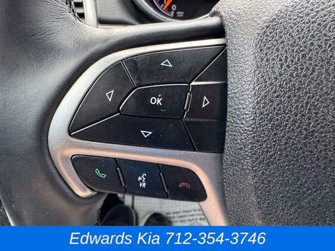 Used 2018 Jeep Grand Cherokee Altitude image 20