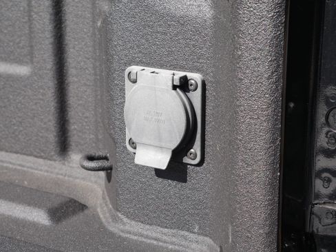 Used 2022 GMC Sierra 1500 AT4X image 31