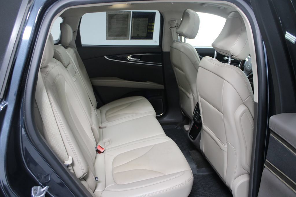 Used 2023 Lincoln Nautilus Reserve AWD/4WD image 32