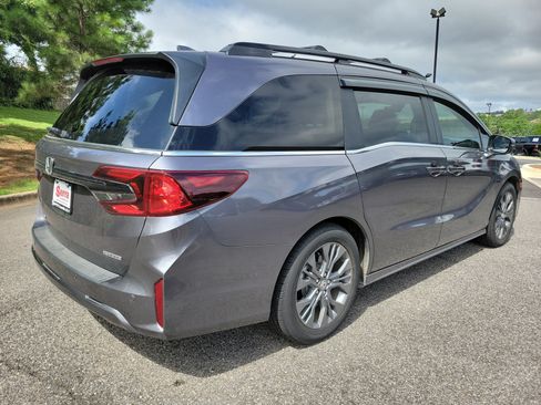 Used 2025 Honda Odyssey Touring image 29