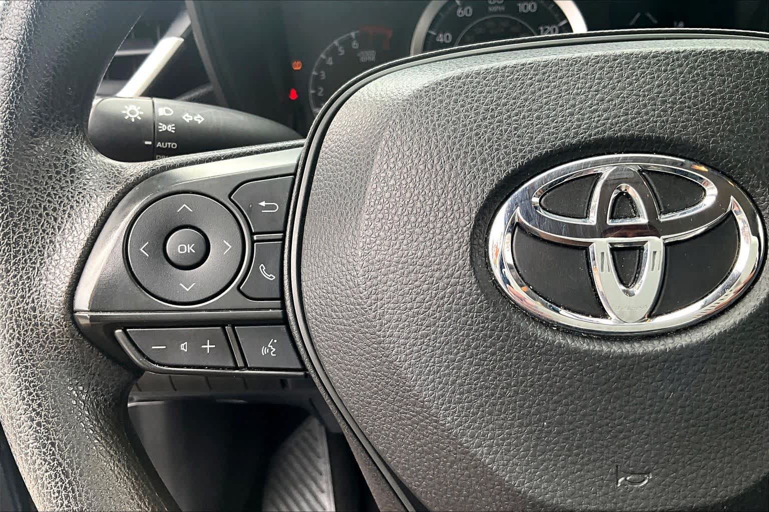 Used 2022 Toyota Corolla LE FWD image 23
