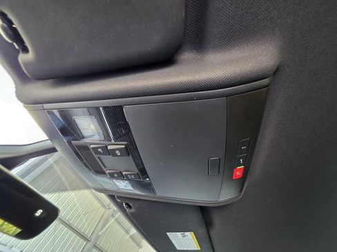 Used 2023 Volkswagen Atlas Cross Sport SE FWD image 27