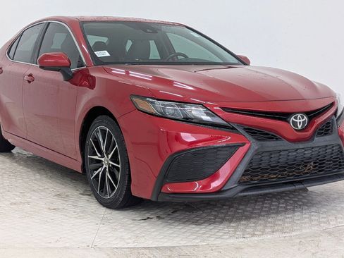 Used 2021 Toyota Camry SE image 7