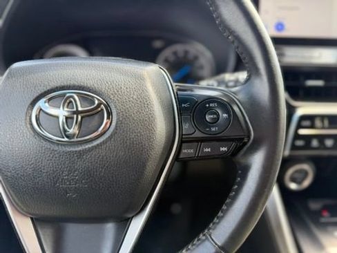 Used 2023 Toyota Venza XLE AWD/4WD image 35