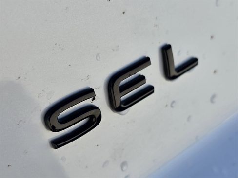 New 2026 Volkswagen Atlas Cross Sport SEL R-Line image 9