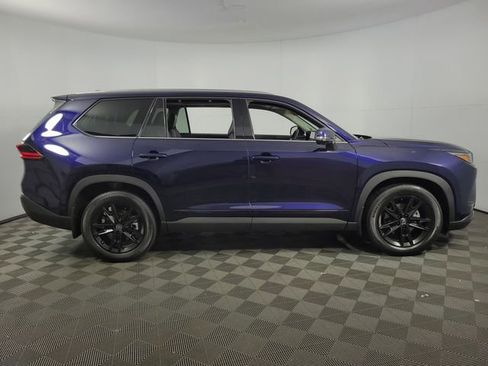 Used 2025 Toyota Grand Highlander AWD image 11