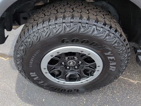 Certified 2025 Ford Bronco Badlands w/ Sasquatch Package AWD/4WD image 9