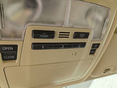 Used 2019 Toyota Highlander Limited image 28