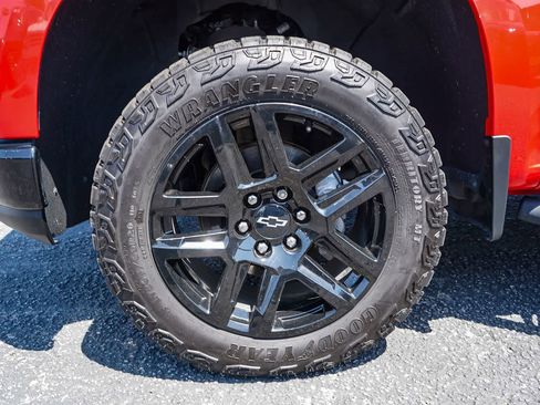Used 2021 Chevrolet Silverado 1500 LT Trail Boss w/ Bed Protection Package AWD/4WD image 11