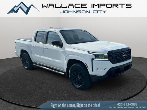 Used 2023 Nissan Frontier SV w/ Midnight Edition Package AWD/4WD image 7