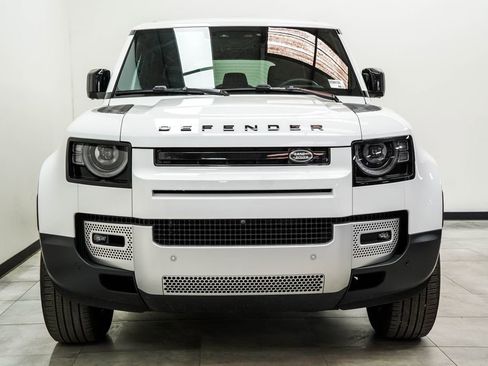 Used 2025 Land Rover Defender 110 S AWD/4WD image 6