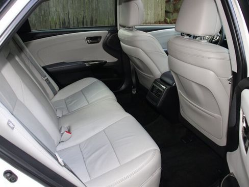 Used 2015 Toyota Avalon XLE Premium FWD image 6