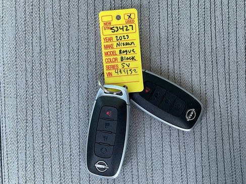 Used 2023 Nissan Rogue SV image 21