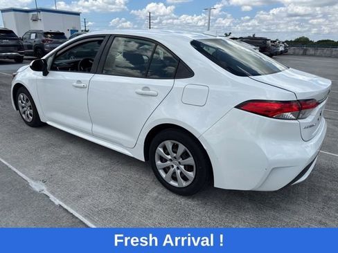 Used 2021 Toyota Corolla LE FWD image 14