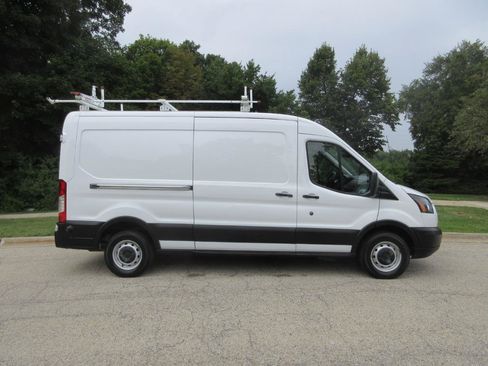 Used 2019 Ford Transit 250 148 Medium Roof RWD image 8