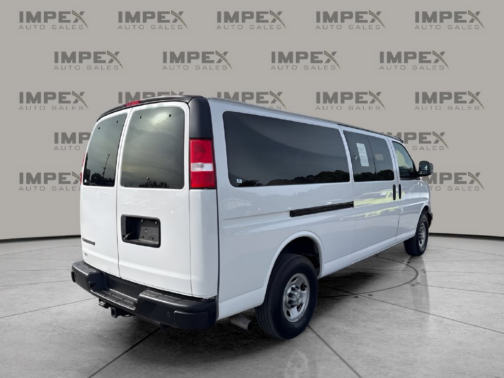Used 2024 Chevrolet Express 3500 LS RWD image 5
