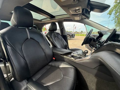 Used 2021 Toyota Camry XSE FWD image 18
