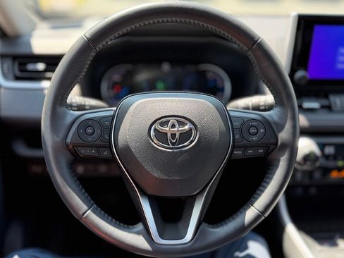 Used 2023 Toyota RAV4 XLE Premium AWD/4WD image 7