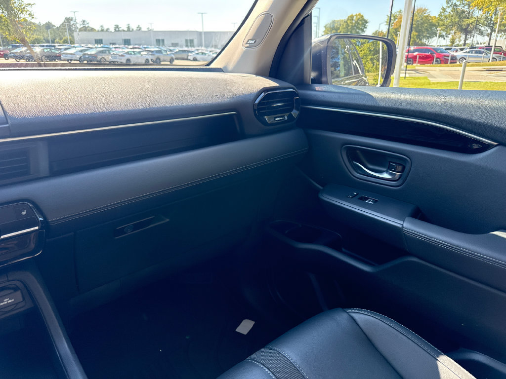 Certified 2025 Honda Pilot Touring image 18