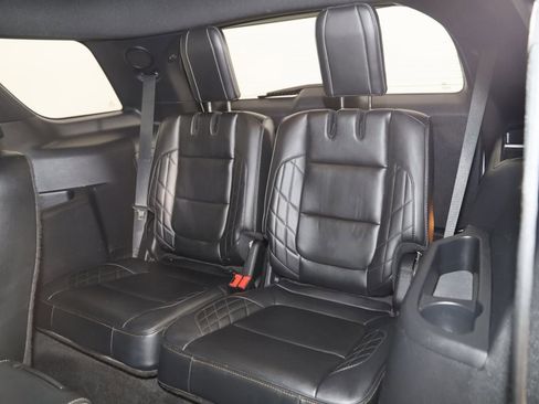 Used 2016 Ford Explorer Platinum image 48