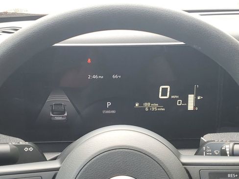 Used 2025 Nissan Kicks SV AWD/4WD image 15