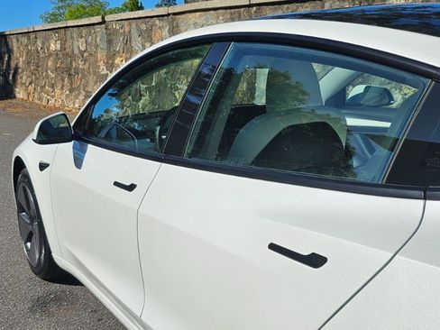 Used 2023 Tesla Model 3 Standard Range image 22