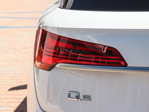 Certified 2023 Audi Q5 2.0T Premium w/ Convenience Package AWD/4WD image 9