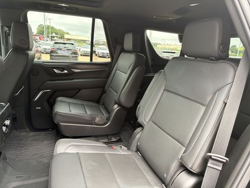Used 2021 GMC Yukon Denali w/ Denali Premium Package RWD image 6