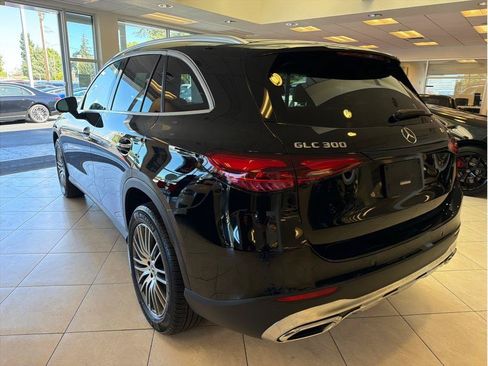 Used 2024 Mercedes-Benz GLC 300 4MATIC image 7