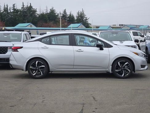 New 2025 Nissan Versa SR w/ Trunk Package image 3