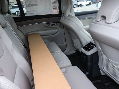 New 2026 Volvo XC90 T8 Ultra w/ Protection Package Premier AWD/4WD image 21