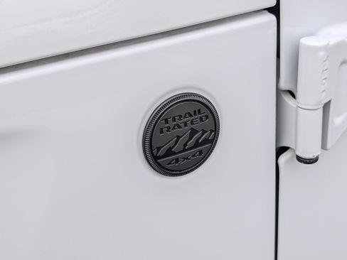 Used 2025 Jeep Wrangler Sport AWD/4WD image 10