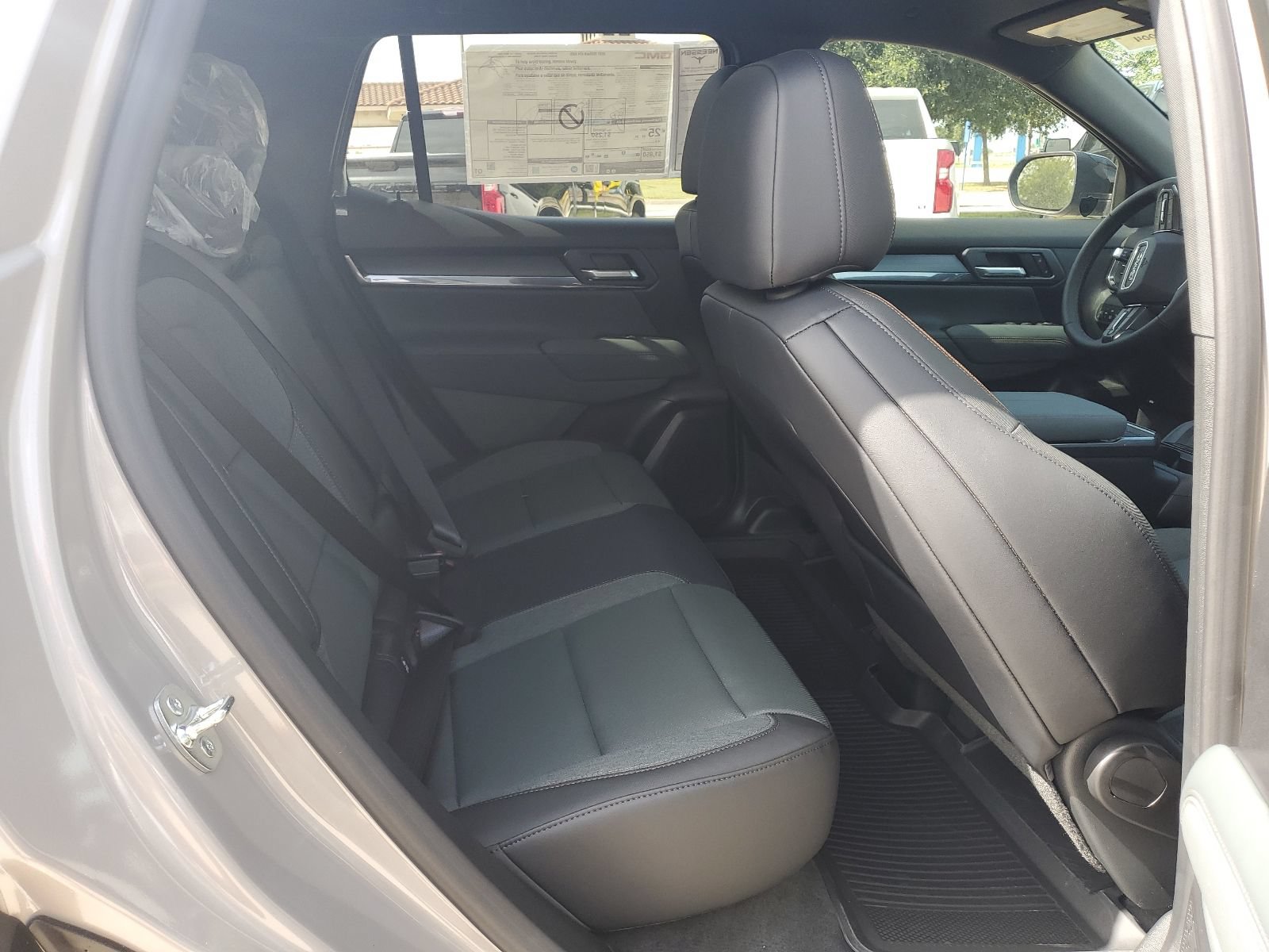 New 2027 GMC Terrain AT4 w/ LPO, Floor Liner Package AWD/4WD image 12