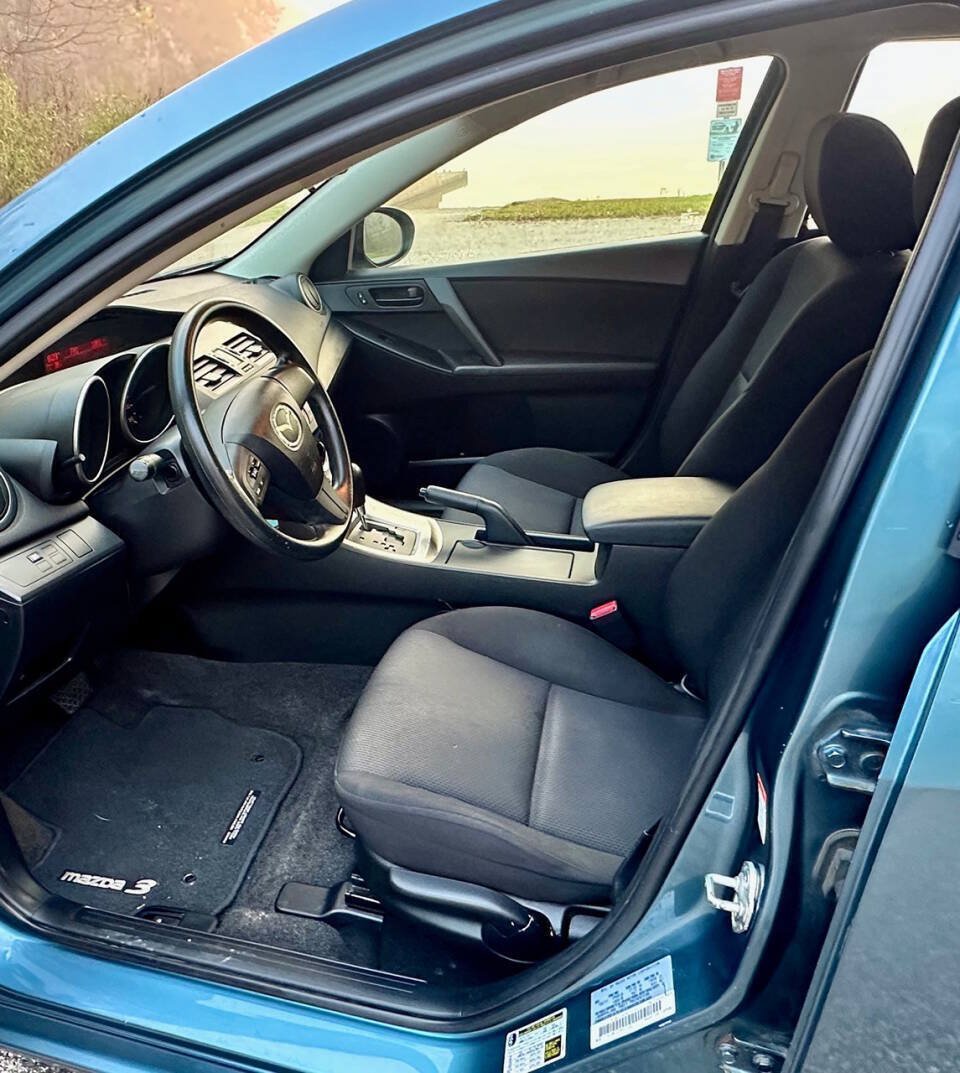 Used 2011 MAZDA MAZDA3 i Sport FWD image 15