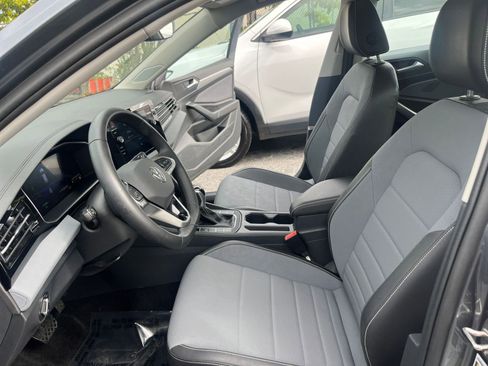 Used 2025 Volkswagen Jetta SE image 35