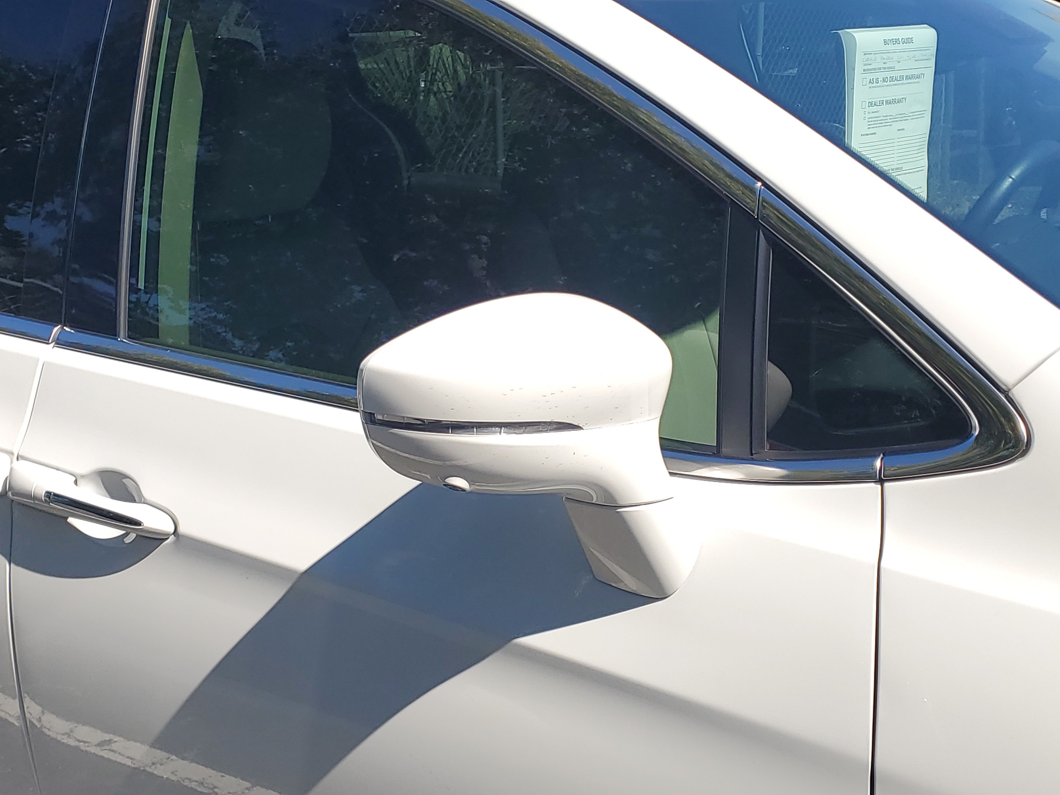 Used 2021 Chrysler Pacifica Touring-L FWD image 3