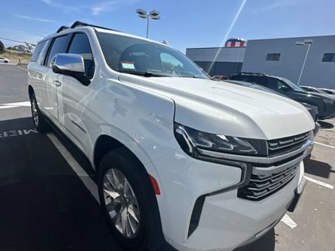 Used 2024 Chevrolet Suburban Premier w/ Advanced Technology Package AWD/4WD image 14