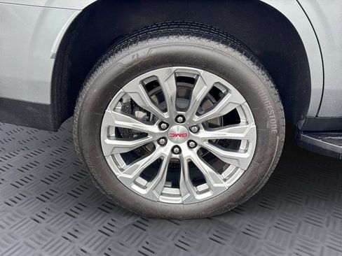 Used 2024 GMC Yukon Denali w/ Advanced Technology Package image 29