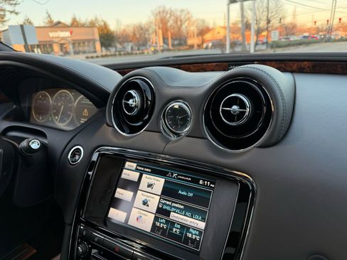 Used 2015 Jaguar XJ Supercharged image 26