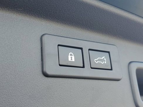 Certified 2026 Subaru Outback Limited AWD/4WD image 9