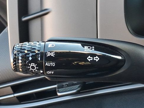 Certified 2025 Hyundai Elantra Sport image 27