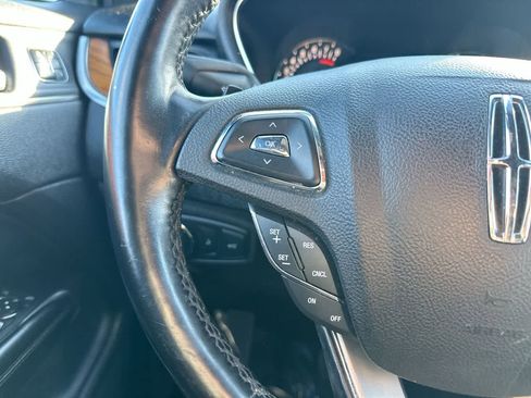 Used 2017 Lincoln MKC Select w/ Lincoln MKC Climate Package image 28