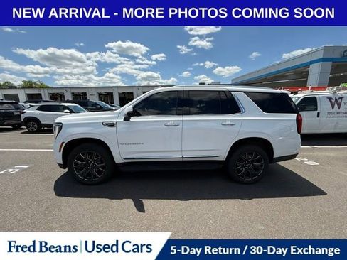 Used 2025 GMC Yukon Elevation w/ Elevation Premium Package AWD/4WD image 7