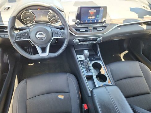 Used 2024 Nissan Altima 2.5 SV FWD image 10