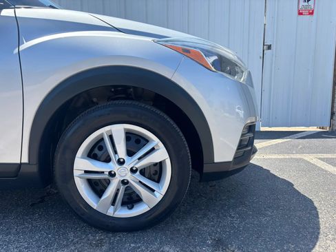 Used 2020 Nissan Kicks S FWD image 8