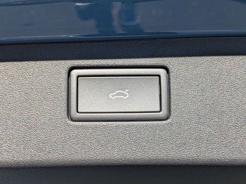 New 2026 Volkswagen Tiguan SE image 29